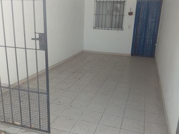 Casa Duplex en Mar Del Tuyu - 2 dormitorios - patio con parrilla - APTO CREDITO