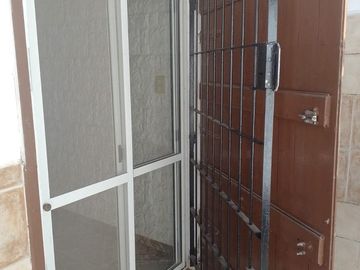Casa Duplex en Mar Del Tuyu - 2 dormitorios - patio con parrilla - APTO CREDITO