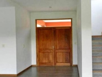 Casa en venta en barrio San Isidro Labrador, Villanueva, Tigre.