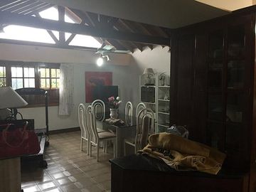 Venta de Chalet 4 Amb. en 2 Plantas S/Lote 500Mts.   Villa Lugano - Excelente Estado