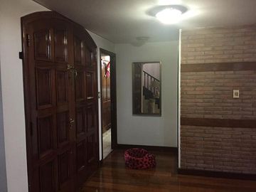Venta de Chalet 4 Amb. en 2 Plantas S/Lote 500Mts.   Villa Lugano - Excelente Estado