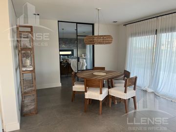 Casa 5 ambientes vista laguna, en venta - Barrio Sebastian Gaboto - Pueblos del Plata