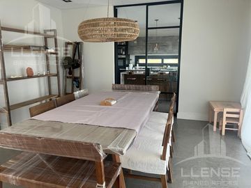 Casa 5 ambientes vista laguna, en venta - Barrio Sebastian Gaboto - Pueblos del Plata