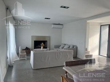 Casa 5 ambientes vista laguna, en venta - Barrio Sebastian Gaboto - Pueblos del Plata