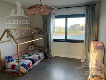 Casa 5 ambientes vista laguna, en venta - Barrio Sebastian Gaboto - Pueblos del Plata