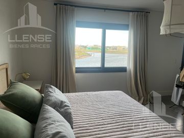 Casa 5 ambientes vista laguna, en venta - Barrio Sebastian Gaboto - Pueblos del Plata