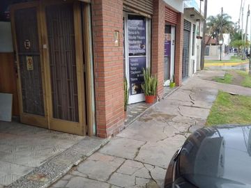 Casa en venta - 3 dormitorios 2 baños 2 locales - Cochera - 300mts2 - San Carlos, La Plata