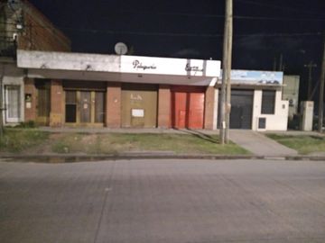 Casa en venta - 3 dormitorios 2 baños 2 locales - Cochera - 300mts2 - San Carlos, La Plata