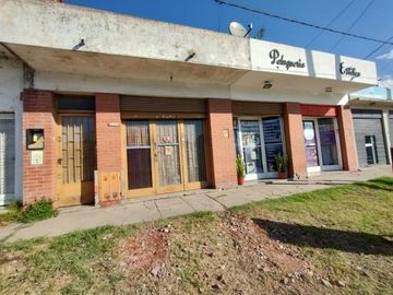 Casa en venta - 3 dormitorios 2 baños 2 locales - Cochera - 300mts2 - San Carlos, La Plata