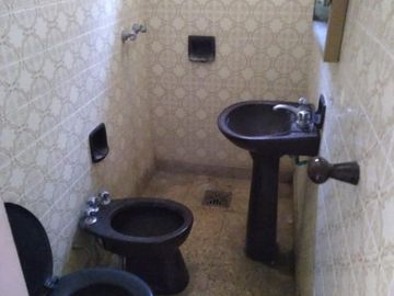 Casa en venta - 3 dormitorios 2 baños 2 locales - Cochera - 300mts2 - San Carlos, La Plata