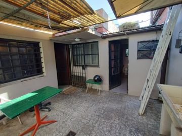 Casa en venta - 3 dormitorios 2 baños 2 locales - Cochera - 300mts2 - San Carlos, La Plata