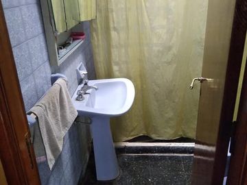 Casa en venta - 3 dormitorios 2 baños 2 locales - Cochera - 300mts2 - San Carlos, La Plata