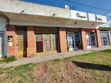Casa en venta - 3 dormitorios 2 baños 2 locales - Cochera - 300mts2 - San Carlos, La Plata