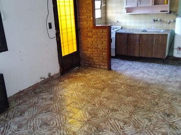 Casa en venta - 3 dormitorios 2 baños 2 locales - Cochera - 300mts2 - San Carlos, La Plata