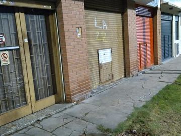 Casa en venta - 3 dormitorios 2 baños 2 locales - Cochera - 300mts2 - San Carlos, La Plata