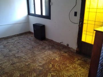 Casa en venta - 3 dormitorios 2 baños 2 locales - Cochera - 300mts2 - San Carlos, La Plata