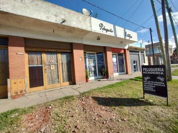 Casa en venta - 3 dormitorios 2 baños 2 locales - Cochera - 300mts2 - San Carlos, La Plata