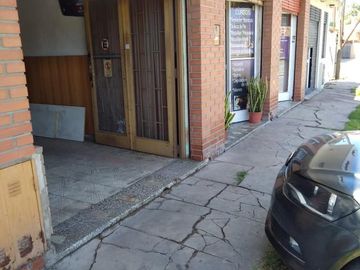 Casa en venta - 3 dormitorios 2 baños 2 locales - Cochera - 300mts2 - San Carlos, La Plata