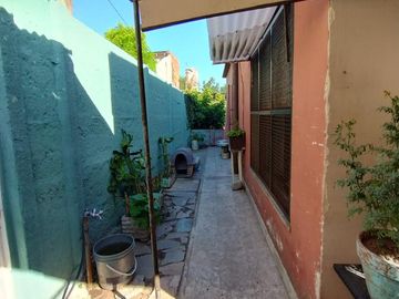 Casa en venta - 3 dormitorios 2 baños 2 locales - Cochera - 300mts2 - San Carlos, La Plata