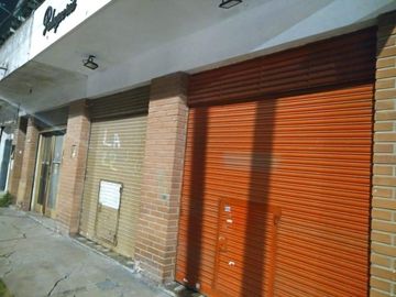 Casa en venta - 3 dormitorios 2 baños 2 locales - Cochera - 300mts2 - San Carlos, La Plata