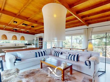 Casa en venta en Costa Esmeralda, barrio residencial