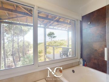 Casa en venta en Costa Esmeralda, barrio residencial
