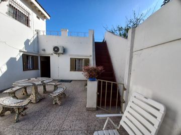 Casa en venta - 3 Dormitorios 2 Baños - Cochera - 289Mts2 - Florencio Varela