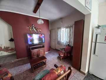 Casa en venta - 3 Dormitorios 2 Baños - Cochera - 289Mts2 - Florencio Varela