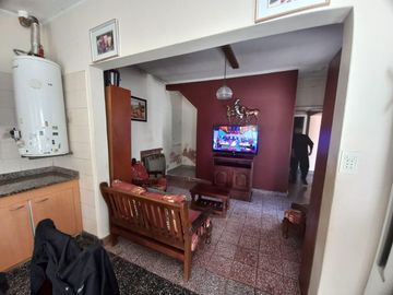 Casa en venta - 3 Dormitorios 2 Baños - Cochera - 289Mts2 - Florencio Varela