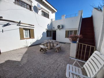 Casa en venta - 3 Dormitorios 2 Baños - Cochera - 289Mts2 - Florencio Varela