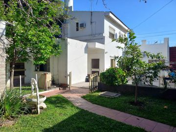 Casa en venta - 3 Dormitorios 2 Baños - Cochera - 289Mts2 - Florencio Varela
