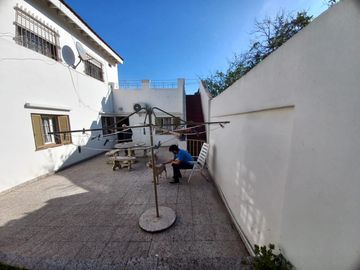 Casa en venta - 3 Dormitorios 2 Baños - Cochera - 289Mts2 - Florencio Varela