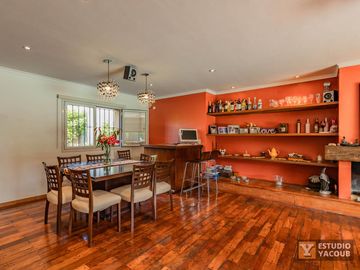 Casa en venta - 3 Dormitorios 4 Baños - 180Mts2 - El Quilmar, City Bell, La Plata