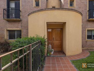 Casa en venta - 3 Dormitorios 4 Baños - 180Mts2 - El Quilmar, City Bell, La Plata