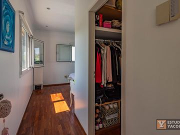 Casa en venta - 3 Dormitorios 4 Baños - 180Mts2 - El Quilmar, City Bell, La Plata