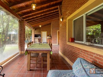 Casa en venta - 3 Dormitorios 4 Baños - 180Mts2 - El Quilmar, City Bell, La Plata