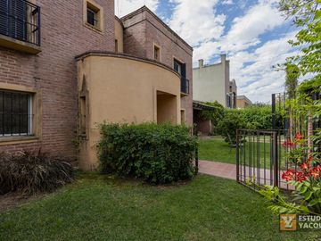 Casa en venta - 3 Dormitorios 4 Baños - 180Mts2 - El Quilmar, City Bell, La Plata