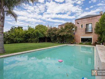 Casa en venta - 3 Dormitorios 4 Baños - 180Mts2 - El Quilmar, City Bell, La Plata