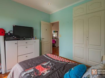 Casa en venta - 3 Dormitorios 4 Baños - 180Mts2 - El Quilmar, City Bell, La Plata