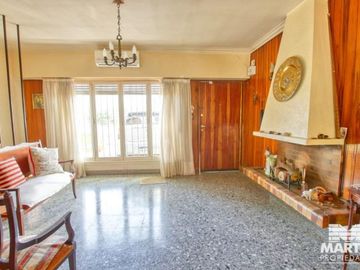 Lindo dúplex 4 ambientes con jardín y cochera - Martínez