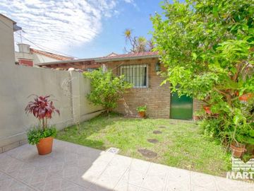 Lindo dúplex 4 ambientes con jardín y cochera - Martínez