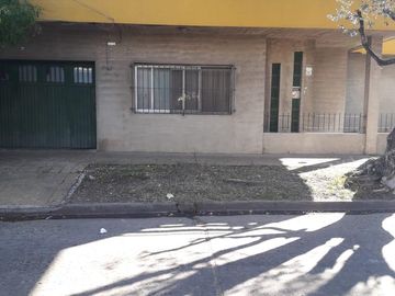 VENTA Casa 4 Ambientes, Se escuchan OFERTAS