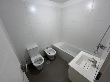 Departamento en  venta 3 ambientes baño y toilette. Cochera Fija - Villa Ballester