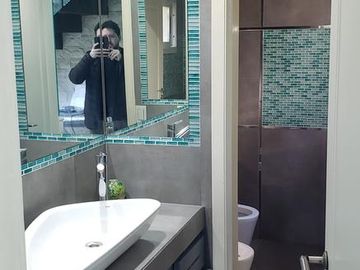 Casa de categoría con piscina, quincho y parque en Berazategui Centro