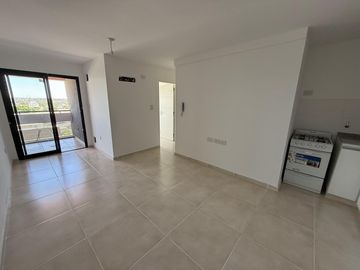 Departamento a estrenar frente con balcón y amenities sobre Avenida Colón
