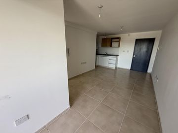 Departamento a estrenar frente con balcón y amenities sobre Avenida Colón