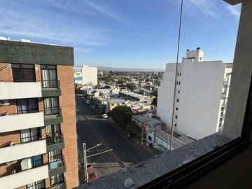 Departamento a estrenar frente con balcón y amenities sobre Avenida Colón