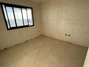 Departamento a estrenar frente con balcón y amenities sobre Avenida Colón