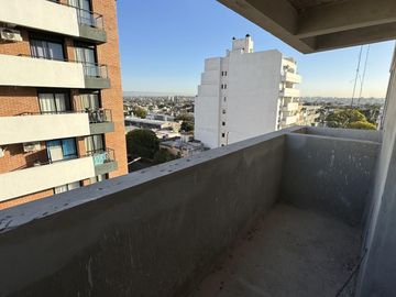 Departamento a estrenar frente con balcón y amenities sobre Avenida Colón