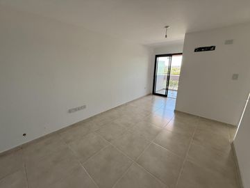 Departamento a estrenar frente con balcón y amenities sobre Avenida Colón